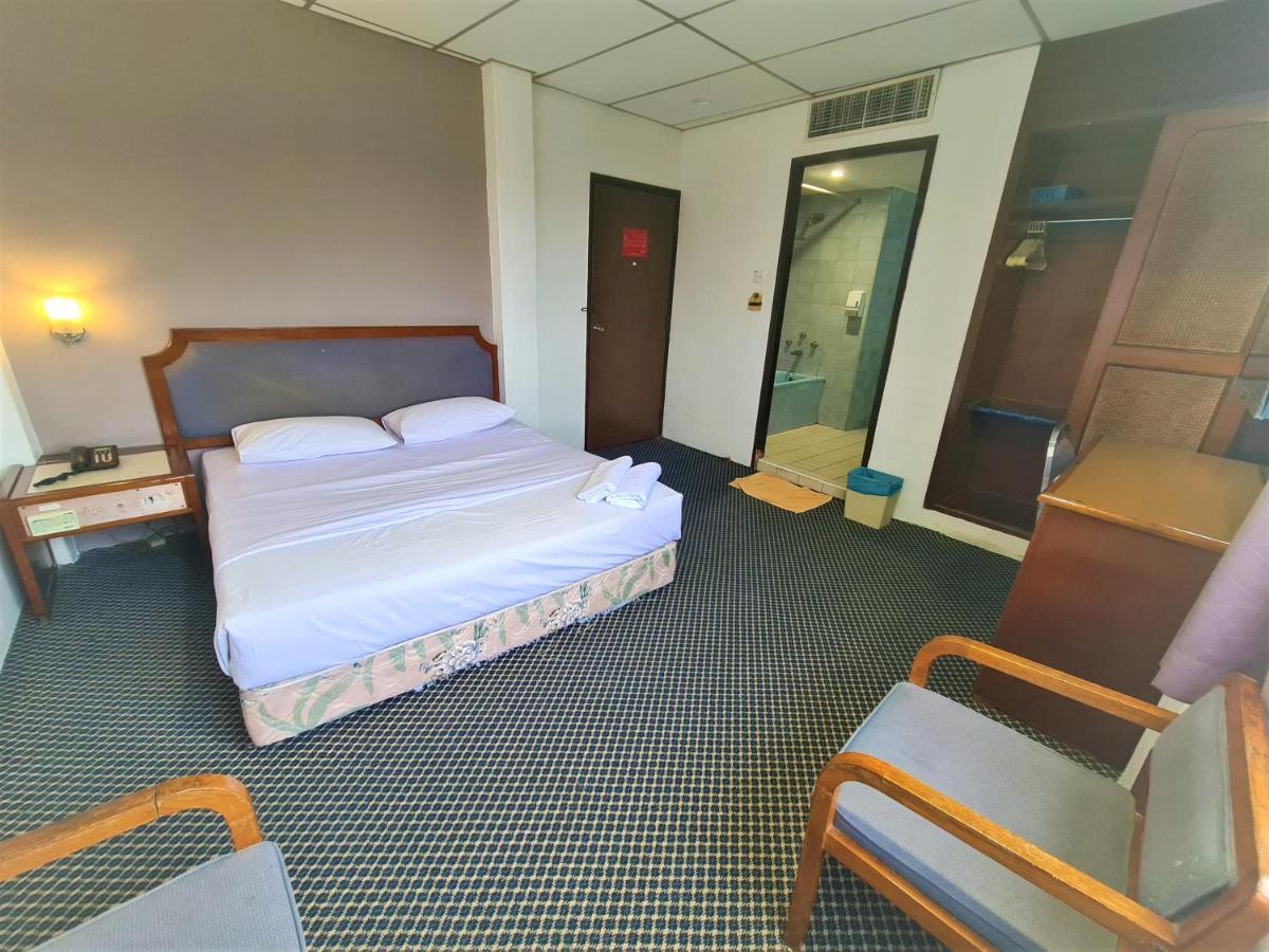 Anika Inn - Kluang Exterior foto