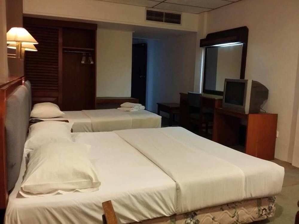 Anika Inn - Kluang Exterior foto