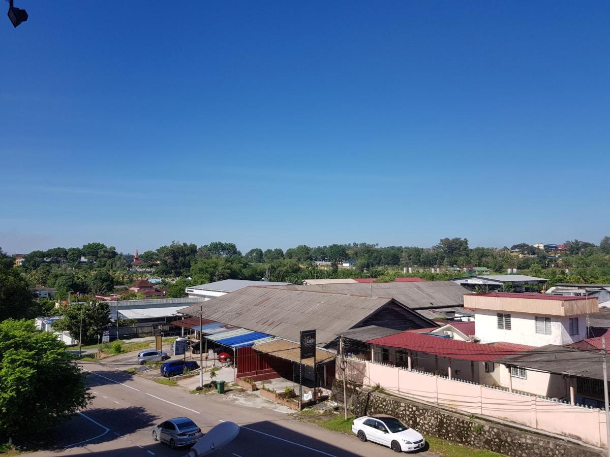 Anika Inn - Kluang Exterior foto